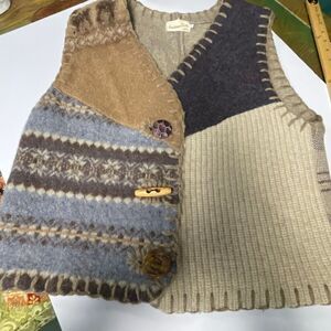 Baabaa Zuzu size L 100% vintage wool handmade vest. Art to wear boho